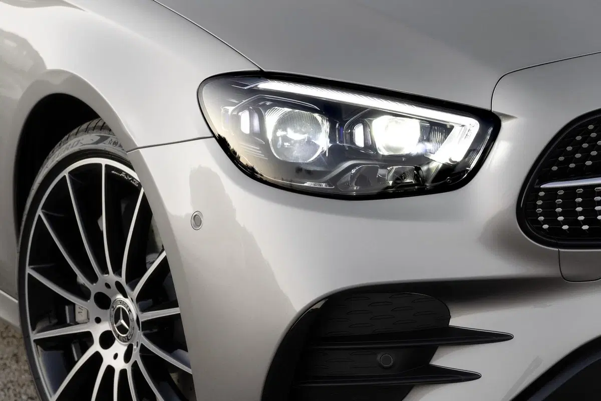 Mercedes Classe E 2020: restyling per la berlina tedesca (5)