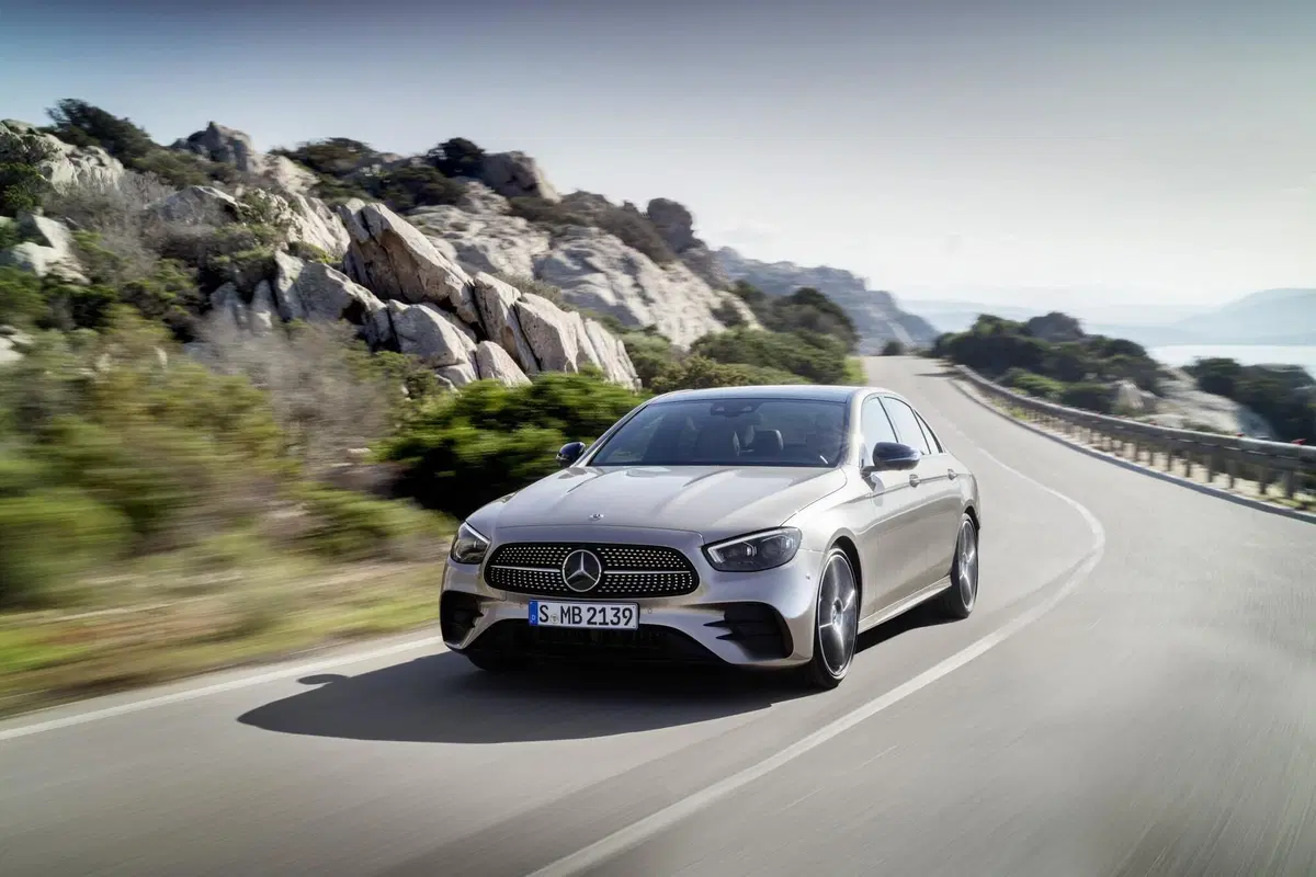 Mercedes Classe E 2020: restyling per la berlina tedesca (19)