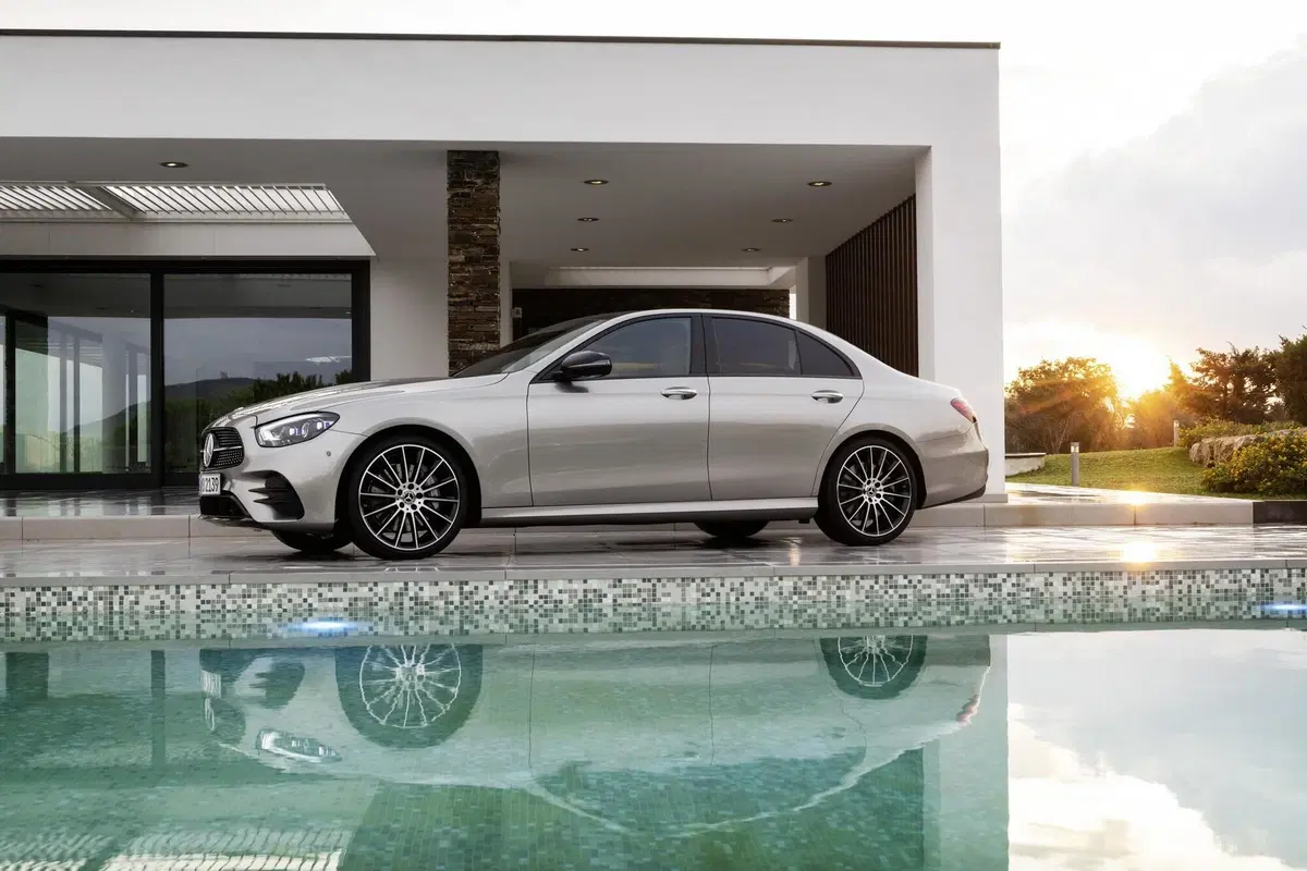 Mercedes Classe E 2020: restyling per la berlina tedesca (23)