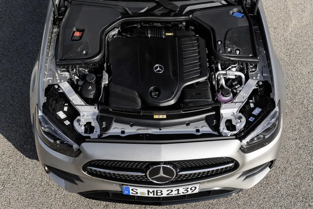 Mercedes Classe E 2020: restyling per la berlina tedesca (13)
