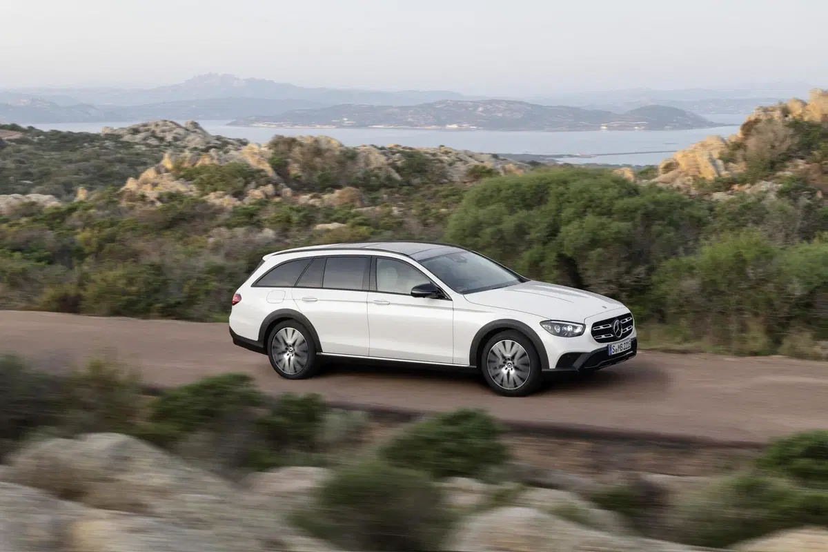 Mercedes Classe E 2020: restyling per la berlina tedesca