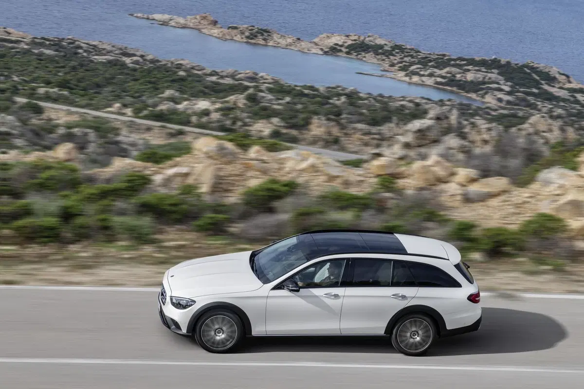 Mercedes Classe E 2020: restyling per la berlina tedesca (3)