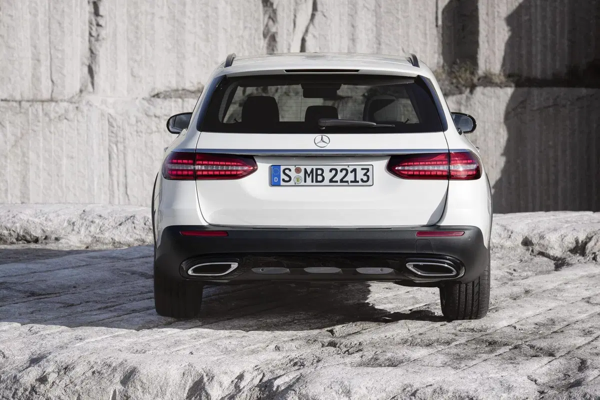 Mercedes Classe E 2020: restyling per la berlina tedesca (5)