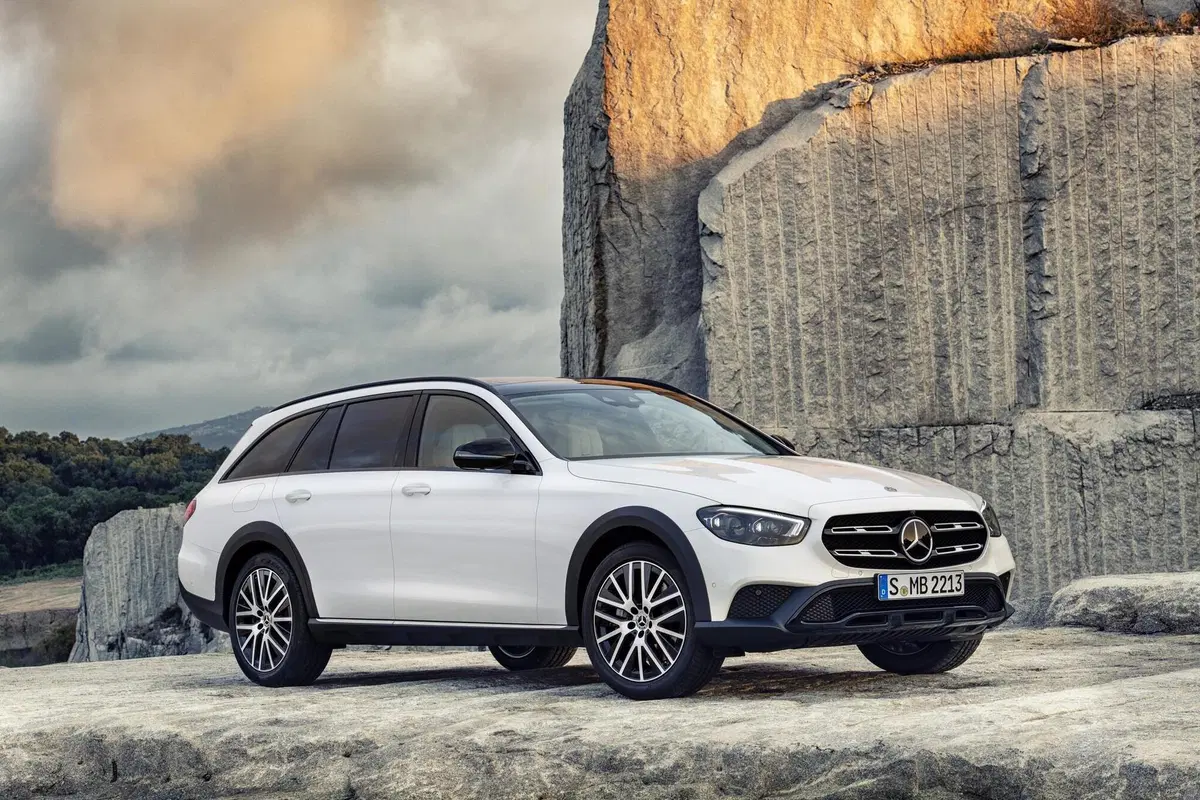 Mercedes Classe E 2020: restyling per la berlina tedesca (21)