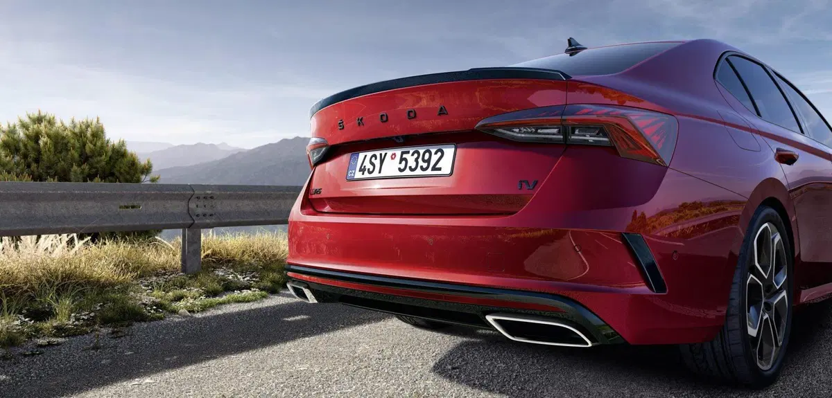 Skoda Octavia RS iV: sportiva da 245 CV e 60 km in elettrico (28)