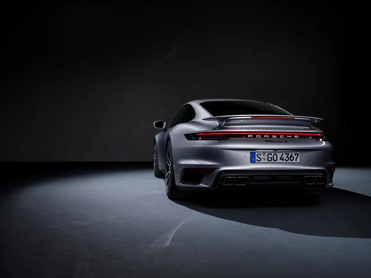 Nuova Porsche 911 Turbo S: 650CV e 0-100 in 2.7s possono bastare?  (4)