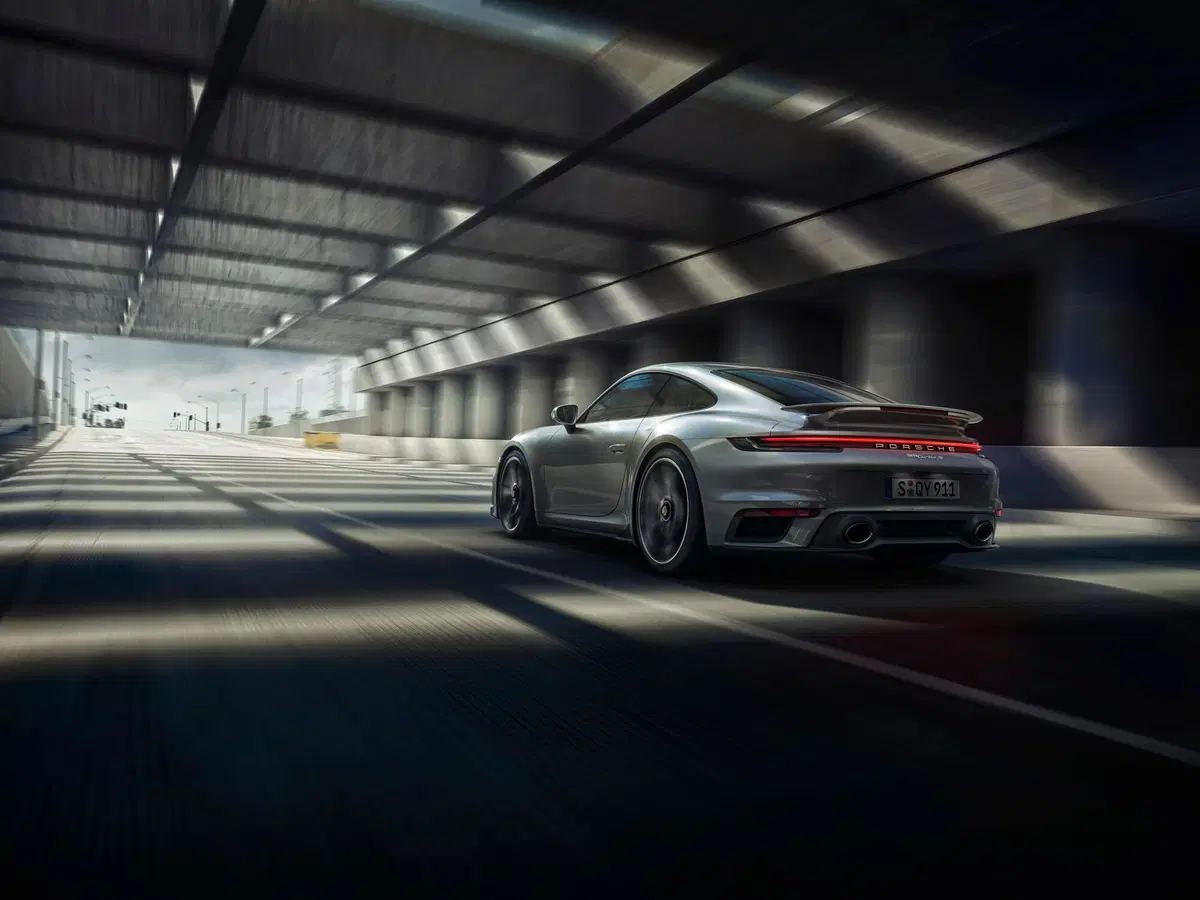 Nuova Porsche 911 Turbo S: 650CV e 0-100 in 2.7s possono bastare?  (6)