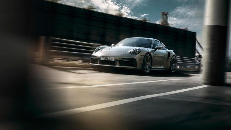 Nuova Porsche 911 Turbo S: 650CV e 0-100 in 2.7s possono bastare? [Video]