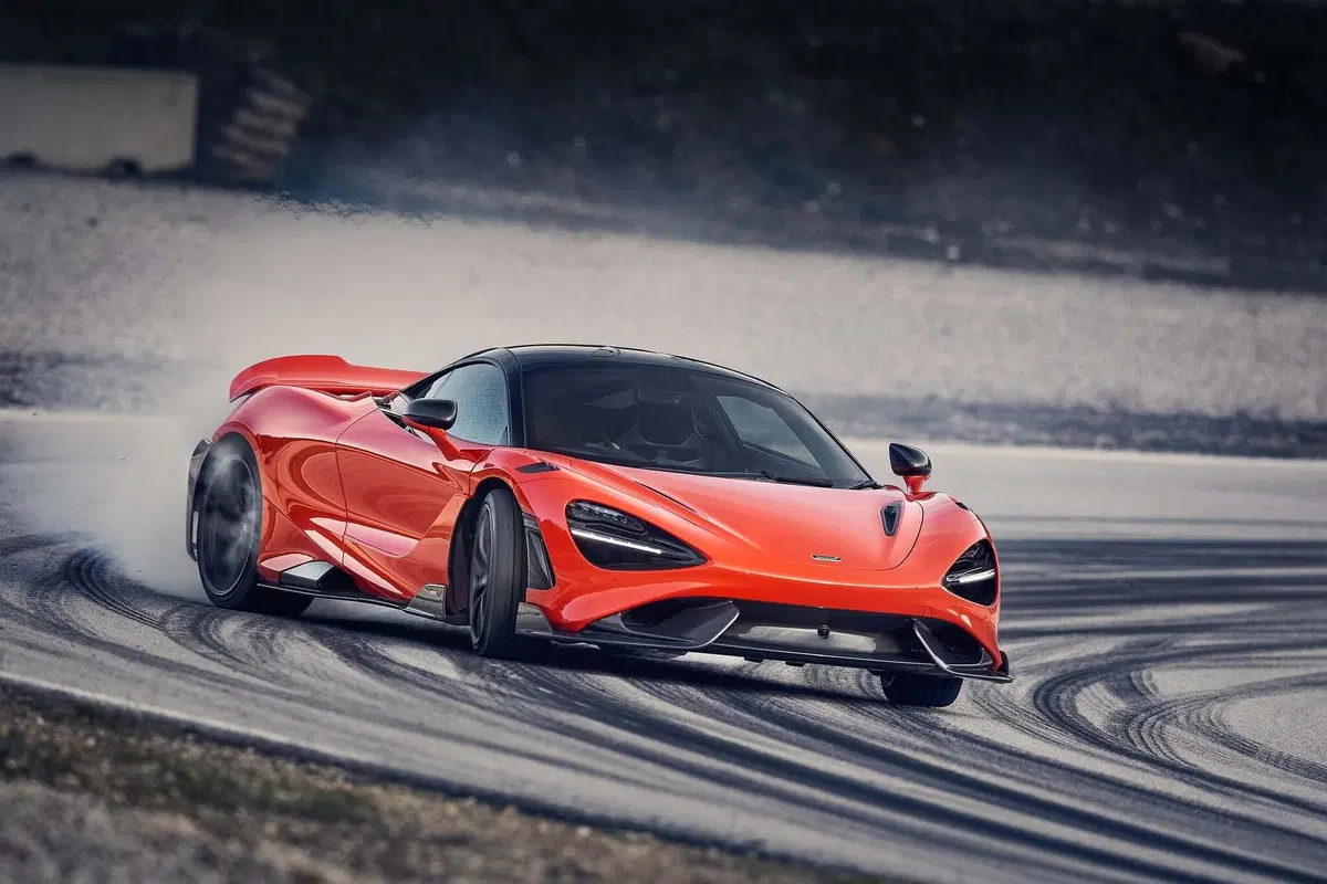 McLaren 765LT: derivata dalla Formula 1 (24)