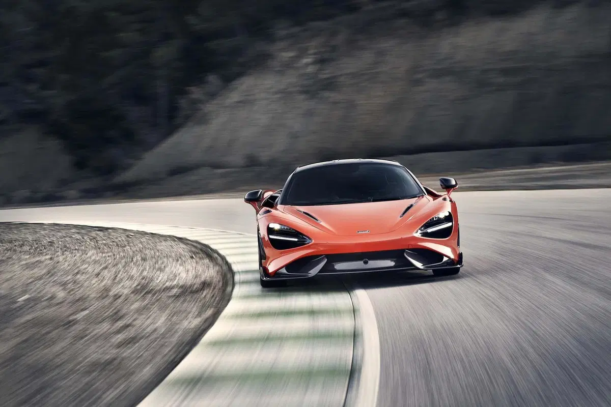 McLaren 765LT: derivata dalla Formula 1