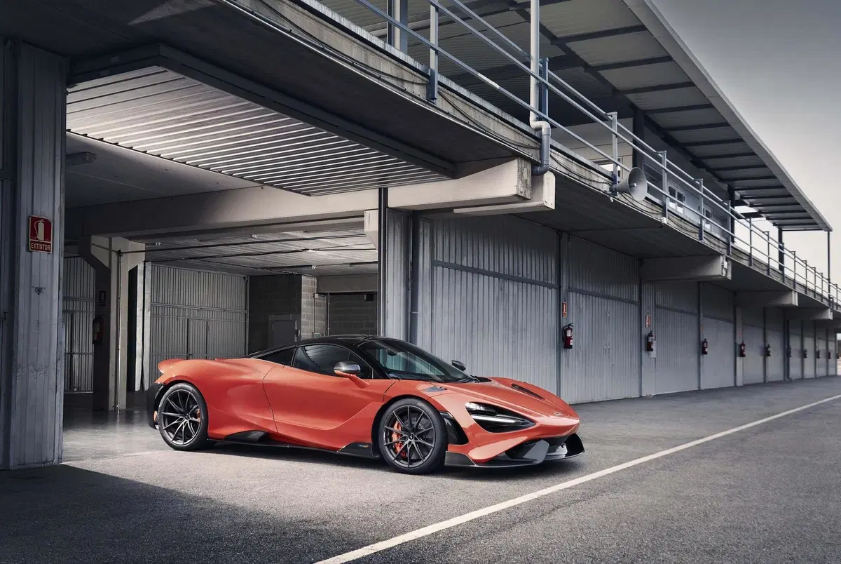 McLaren 765LT: derivata dalla Formula 1 (9)