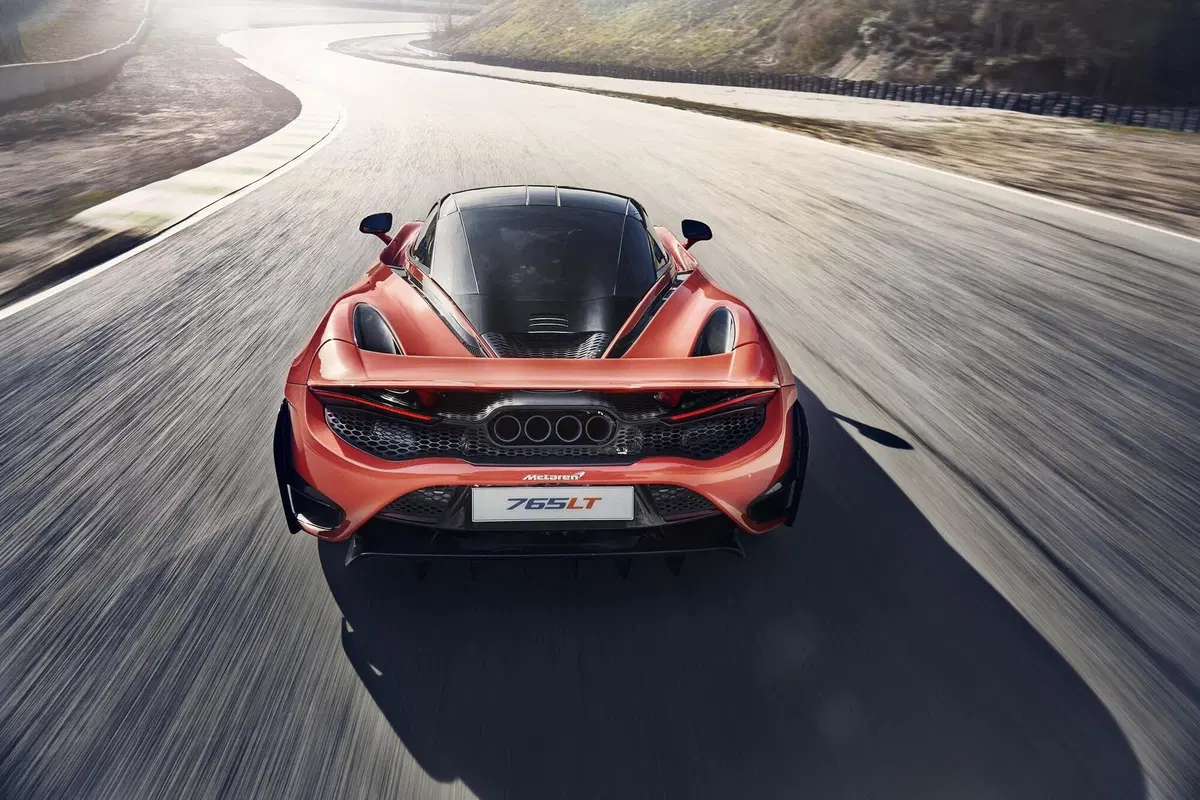 McLaren 765LT: derivata dalla Formula 1 (17)