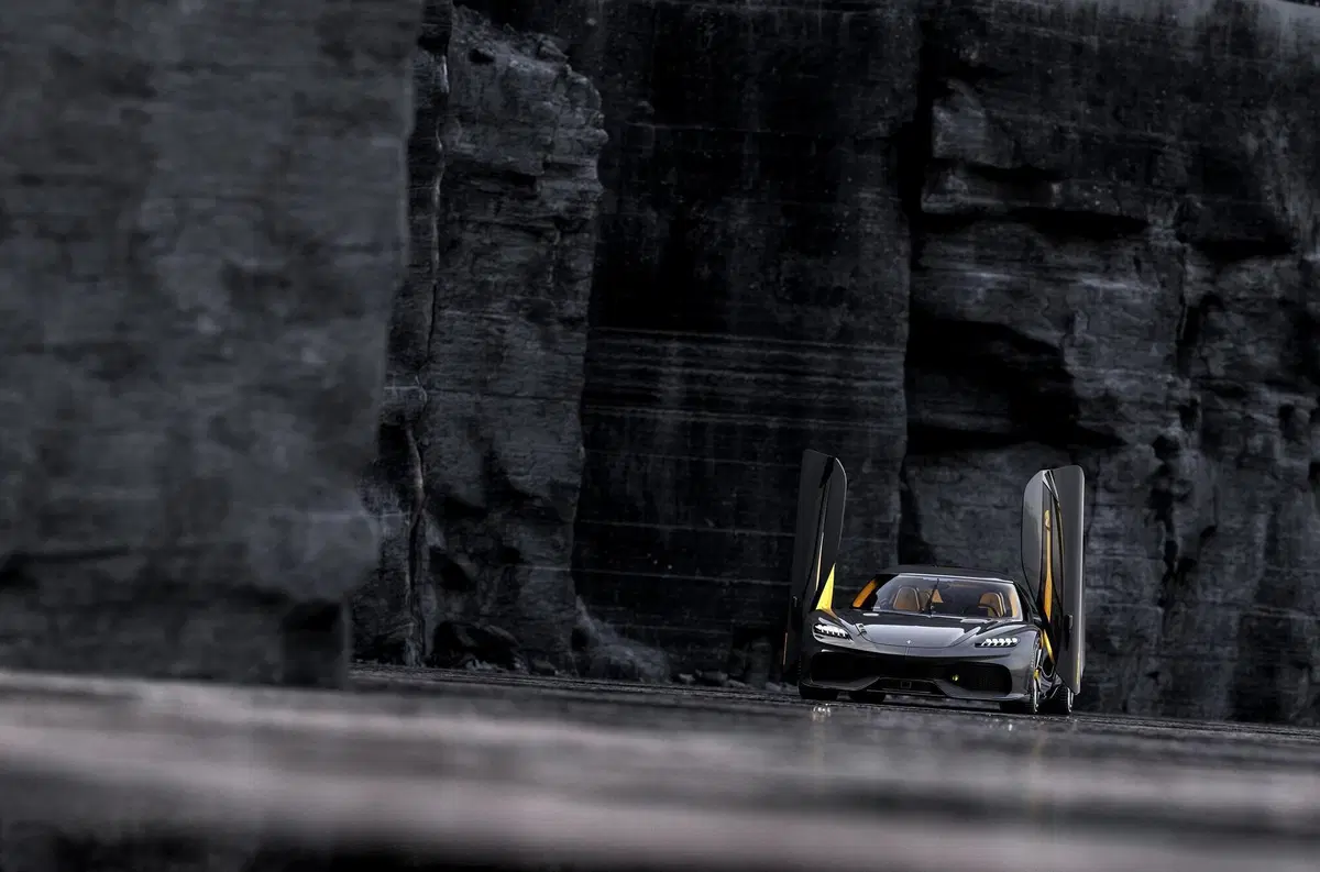 Koenigsegg Gemera: supercar 2+2 ibrida da 1.700 CV e 3.500 Nm (14)