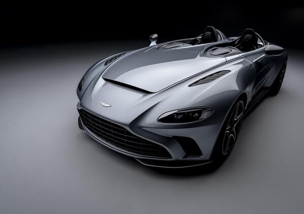 Aston Martin V12 Speedster, la barchetta dal sapore vintage [Video]