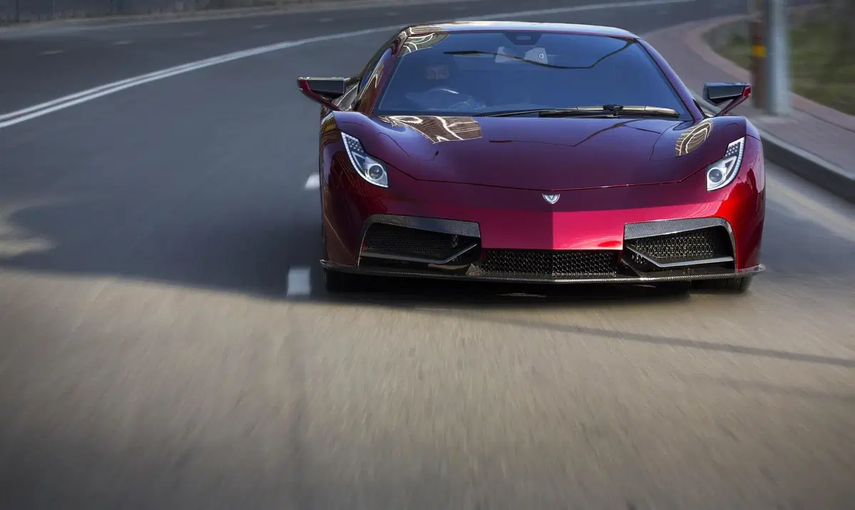 Vega EVX: concept elettrica che promette 1900 CV