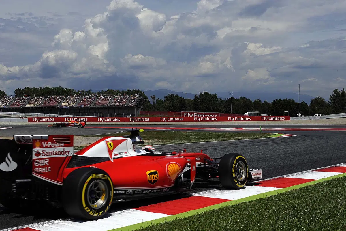 F1, Gp Spagna 2016: pole per Hamilton (9)