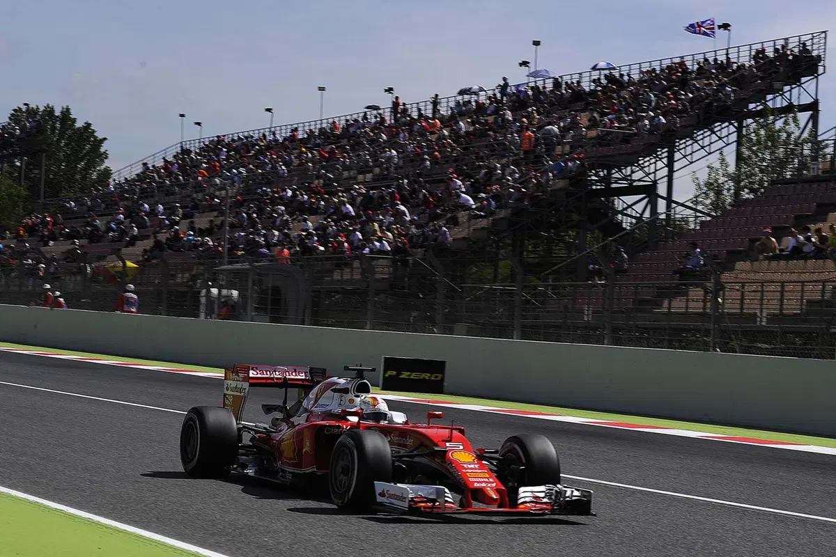 F1, Gp Spagna 2016: pole per Hamilton (3)