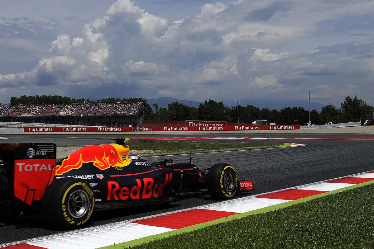 F1, Gp Spagna 2016: pole per Hamilton (8)