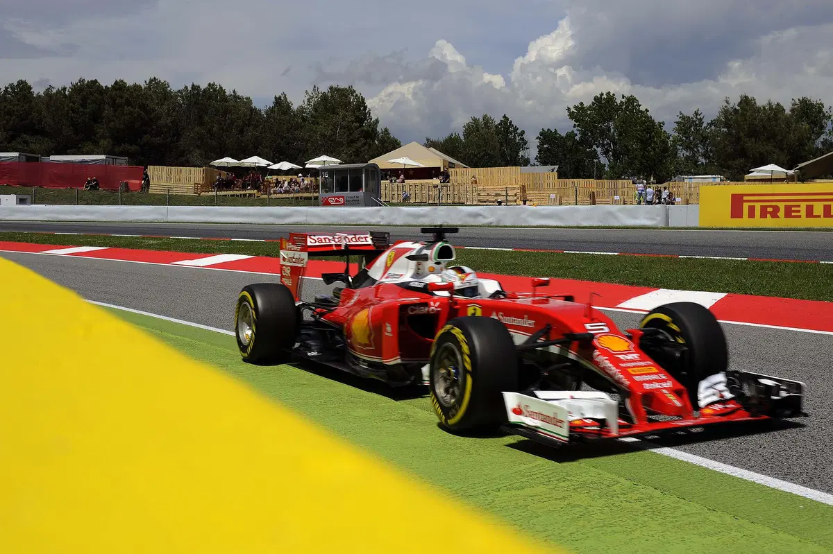 F1, Gp Spagna 2016: pole per Hamilton (15)