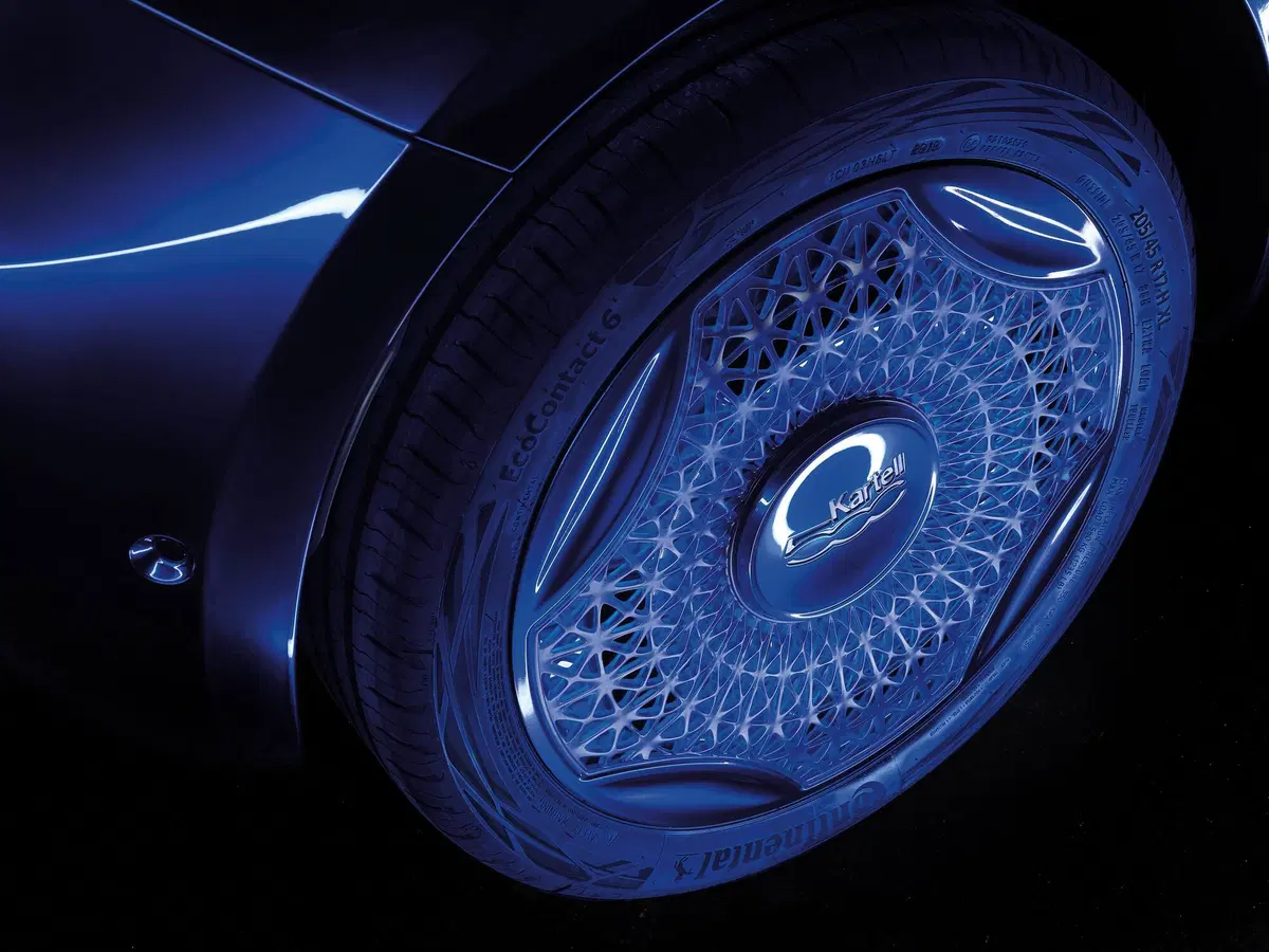 Nuova Fiat 500 elettrica: tre one-off alla moda, Armani, Bvlgari e Kartell (5)