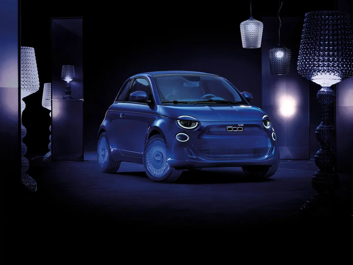 Nuova Fiat 500 elettrica: tre one-off alla moda, Armani, Bvlgari e Kartell (2)