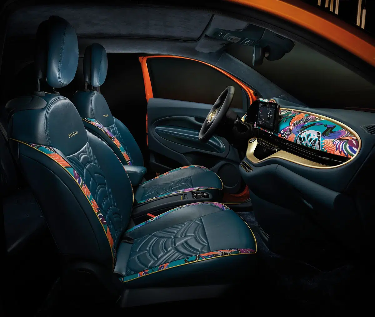 Nuova Fiat 500 elettrica: tre one-off alla moda, Armani, Bvlgari e Kartell (4)
