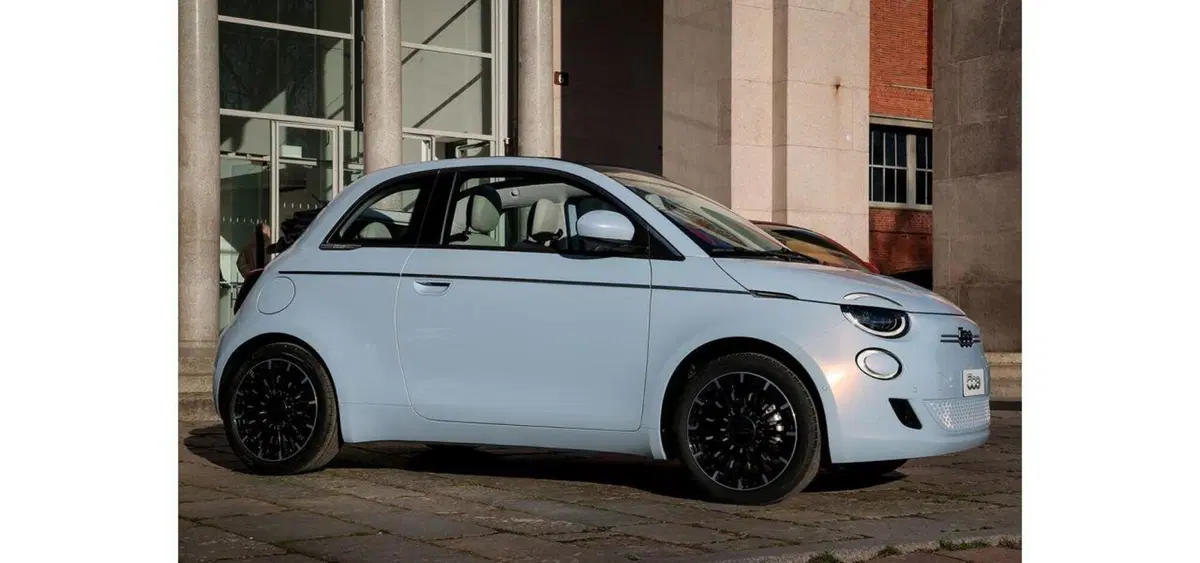 Confronto Fiat 500 elettrica, Quanto evoluta in 6 anni? 500e USA (2013) Vs 500 BEV EU (2020) (7)