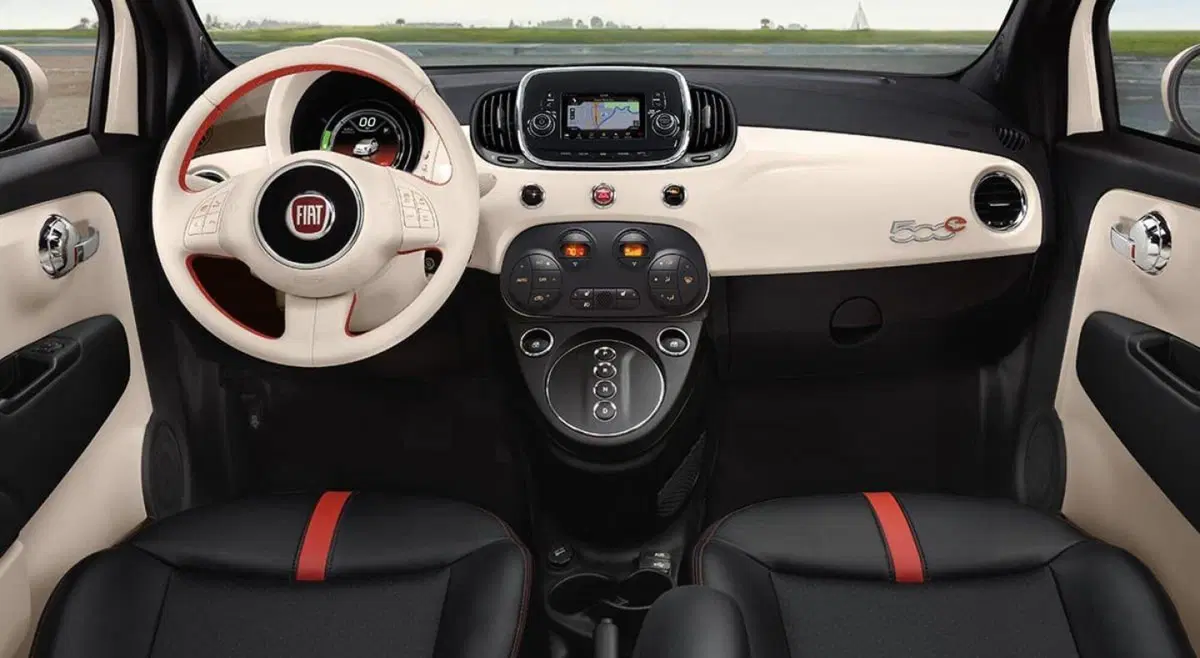 Confronto Fiat 500 elettrica, Quanto evoluta in 6 anni? 500e USA (2013) Vs 500 BEV EU (2020) (8)