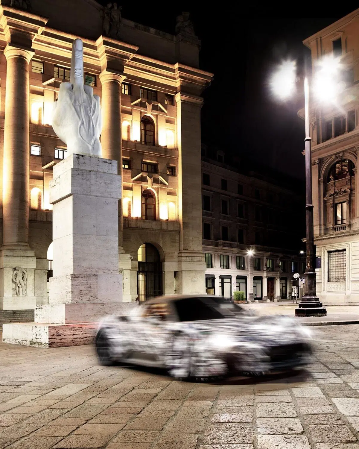 Maserati MC20: eccola camuffata sulle strade di Milano! (3)