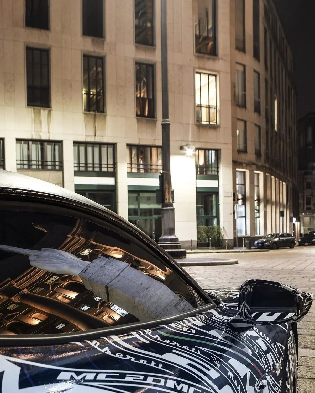 Maserati MC20: eccola camuffata sulle strade di Milano! (2)