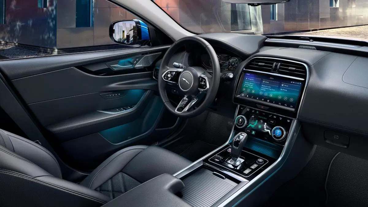 Jaguar XE 2.0 D 180 CV aut. R-Sport (13)