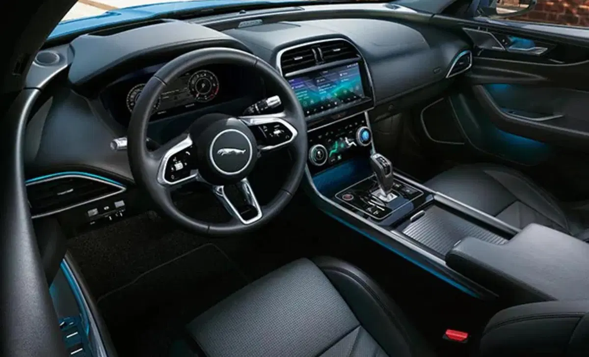 Jaguar XE 2.0 D 180 CV aut. R-Sport (10)