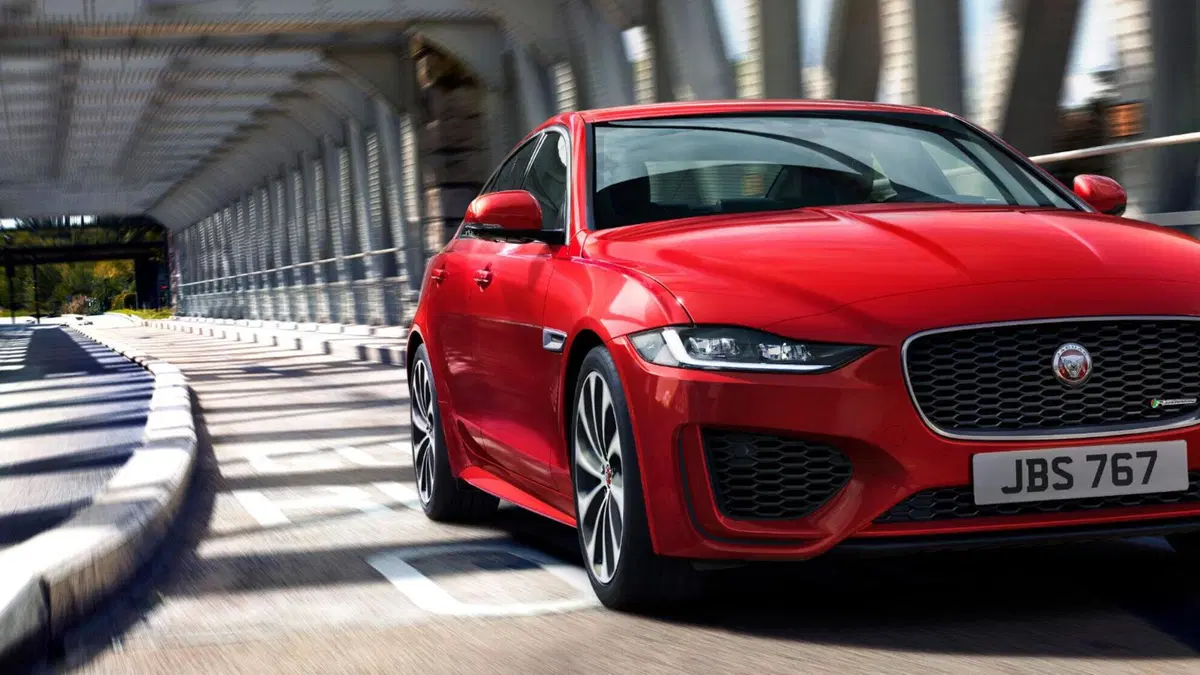 Jaguar XE 2.0 D 180 CV aut. R-Sport (8)