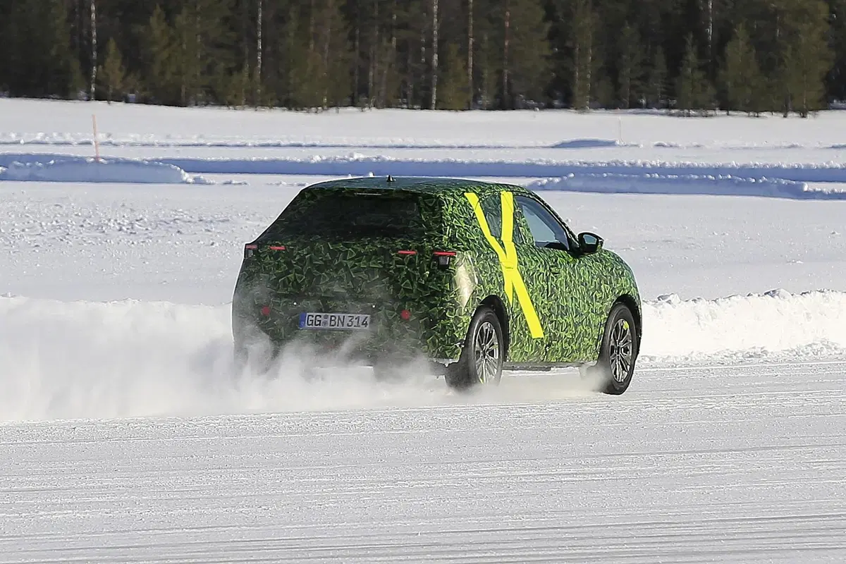 Nuova Opel Mokka: benzina, diesel ed elettrica? [Foto spia] (10)