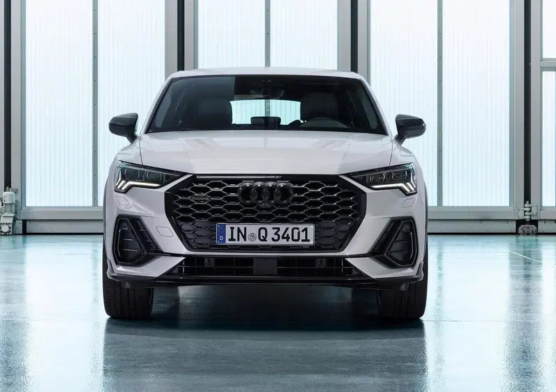 Audi Q3 Sportback (2019-->>) (3)