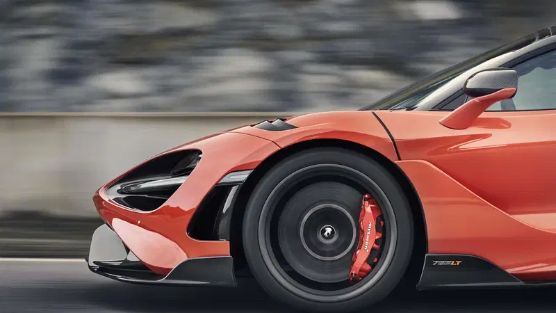 McLaren verso l'ibrido: &laquo;La Ferrari SF90 Stradale &egrave; troppo pesante per noi&raquo;