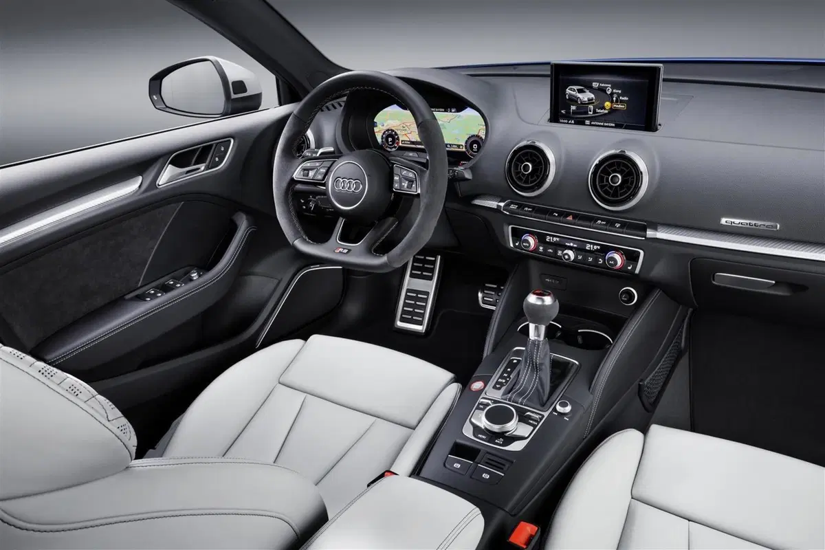 Audi RS3 25 yeaRS: più optional, ma allo stesso prezzo (3)