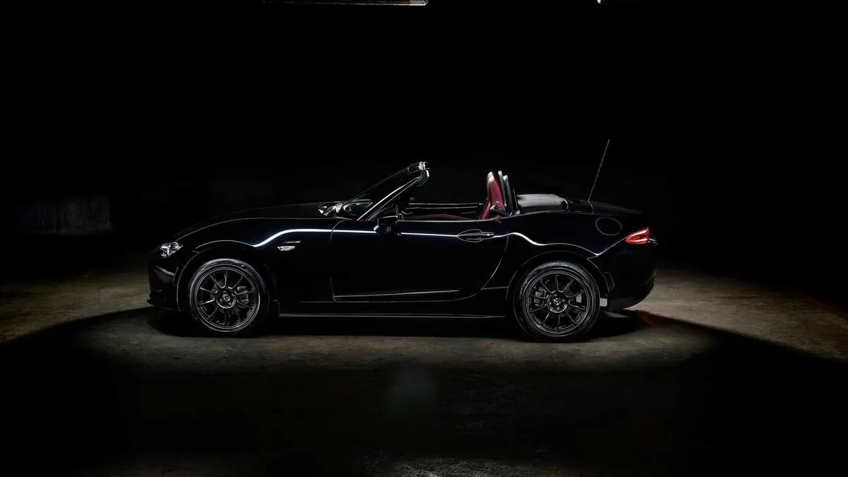 Mazda MX-5 Eunos Edition: la spider torna 'come era una volta' (10)