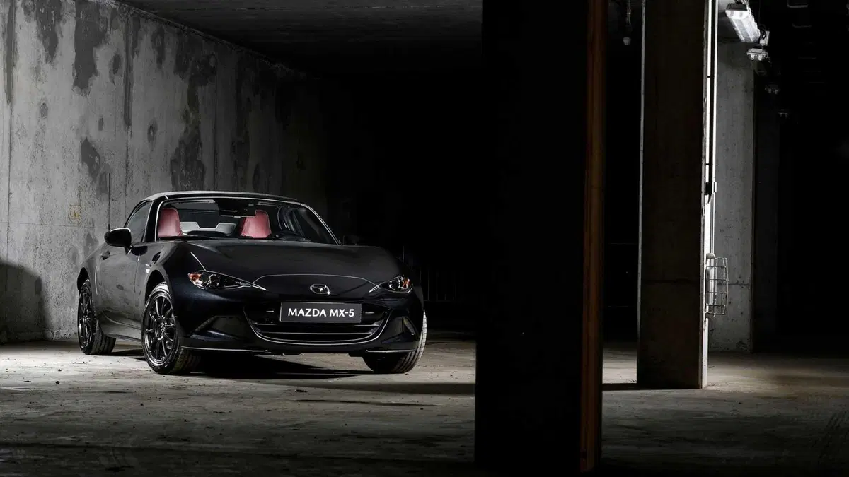 Mazda MX-5 Eunos Edition: la spider torna 'come era una volta' (12)