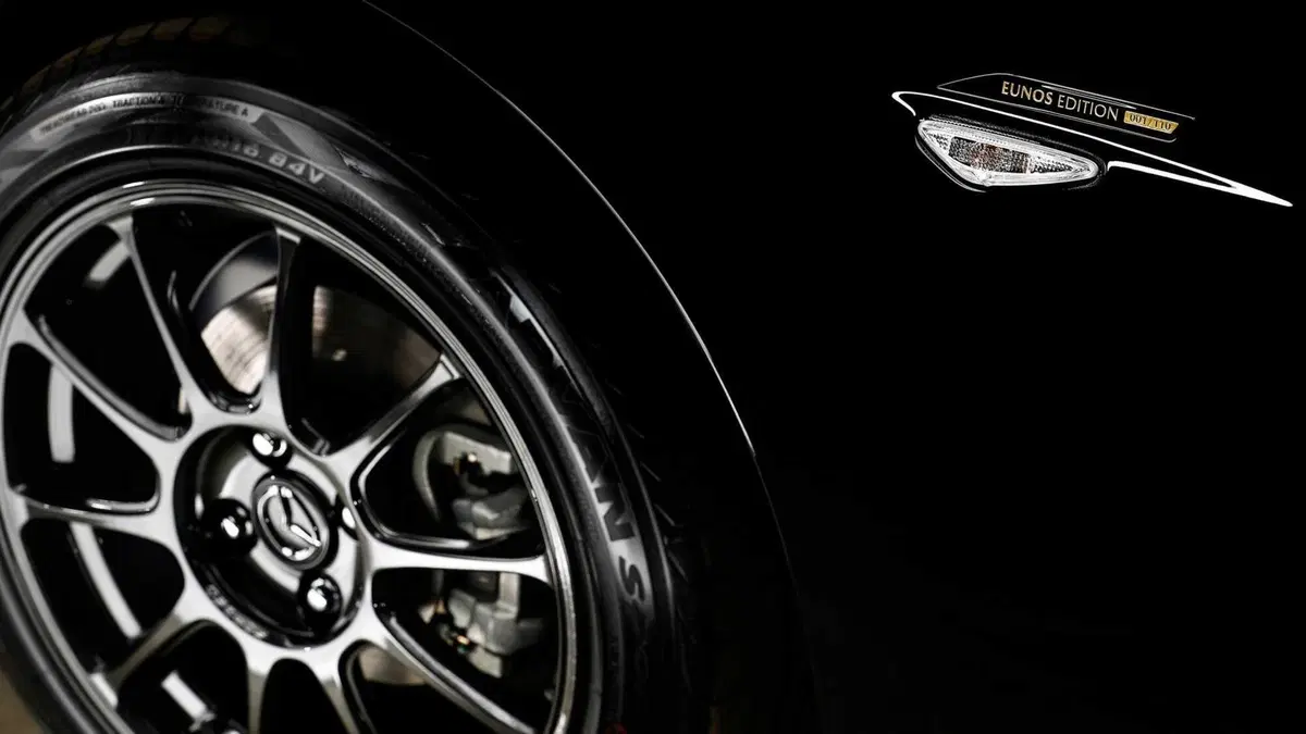 Mazda MX-5 Eunos Edition: la spider torna 'come era una volta' (15)