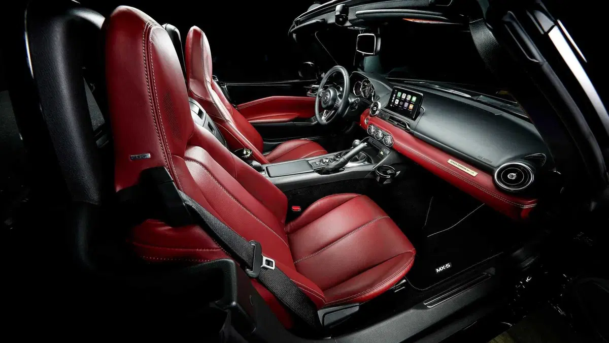 Mazda MX-5 Eunos Edition: la spider torna 'come era una volta' (4)