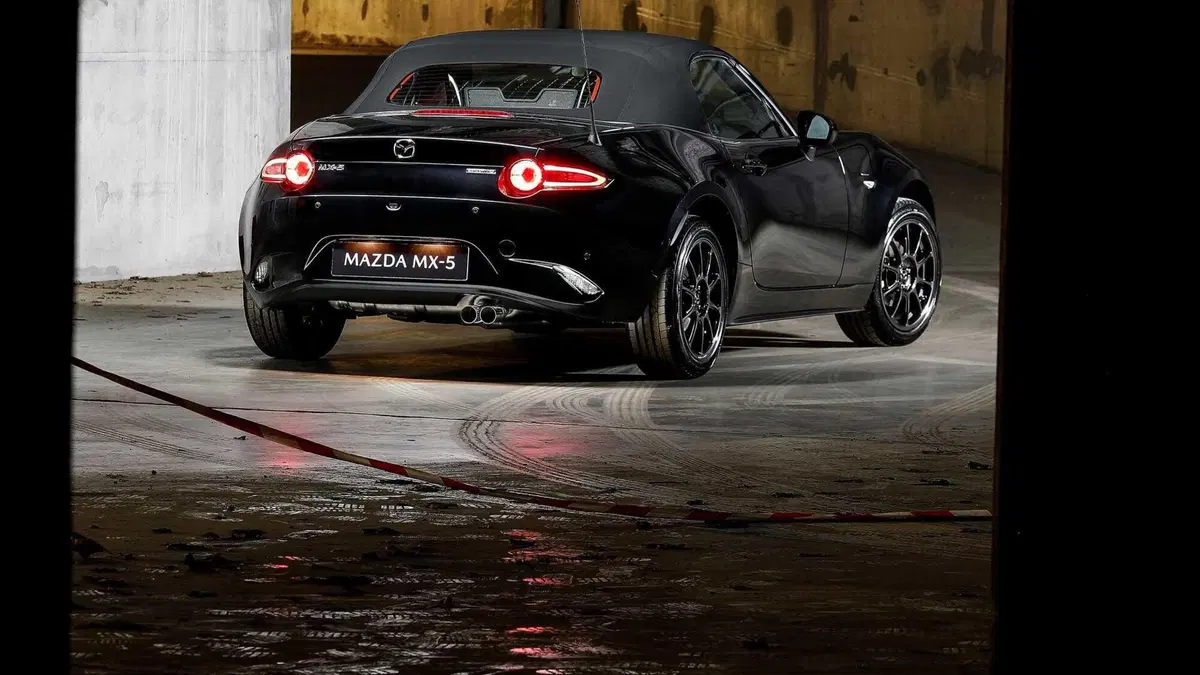 Mazda MX-5 Eunos Edition: la spider torna 'come era una volta' (14)