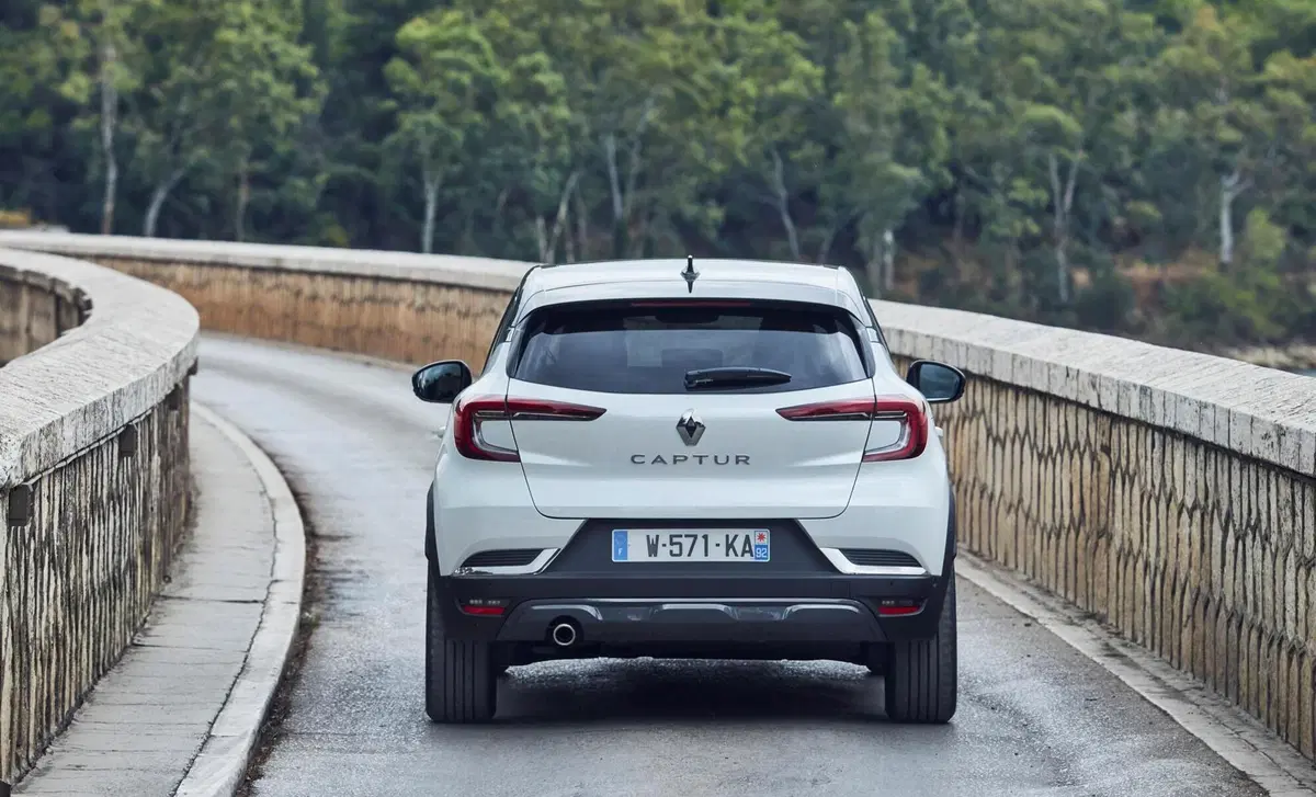 Renault Captur 1.0 eco-g Techno 100cv (32)