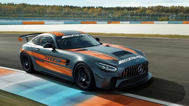 Mercedes-AMG GT4: rinnovo tecnico ed estetico per la racing car tedesca