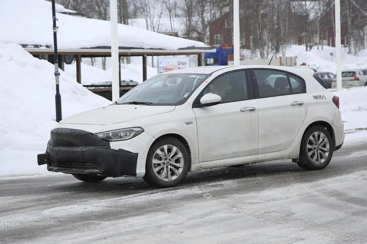 Fiat Tipo: restyling in arrivo, ma senza esagerare [Foto spia] (3)