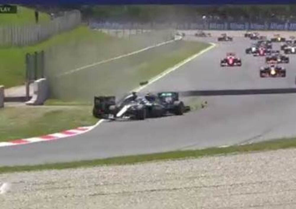 Lo scontro fratricida di casa Mercedes. Foto: Sky Sport F1 Italia