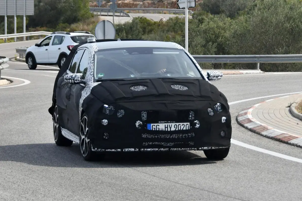 Hyundai i20 N 2020: eccola in strada [Foto spia] (2)