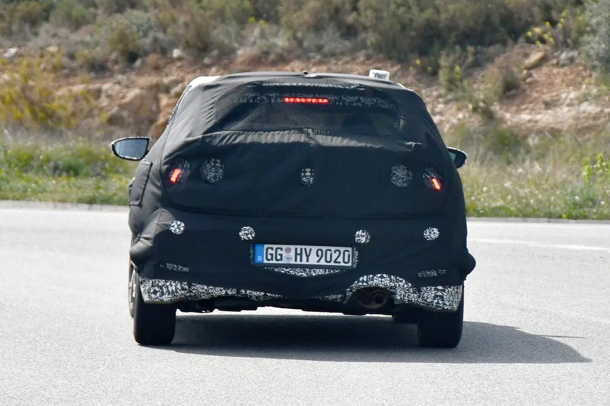 Hyundai i20 N 2020: eccola in strada [Foto spia] (10)