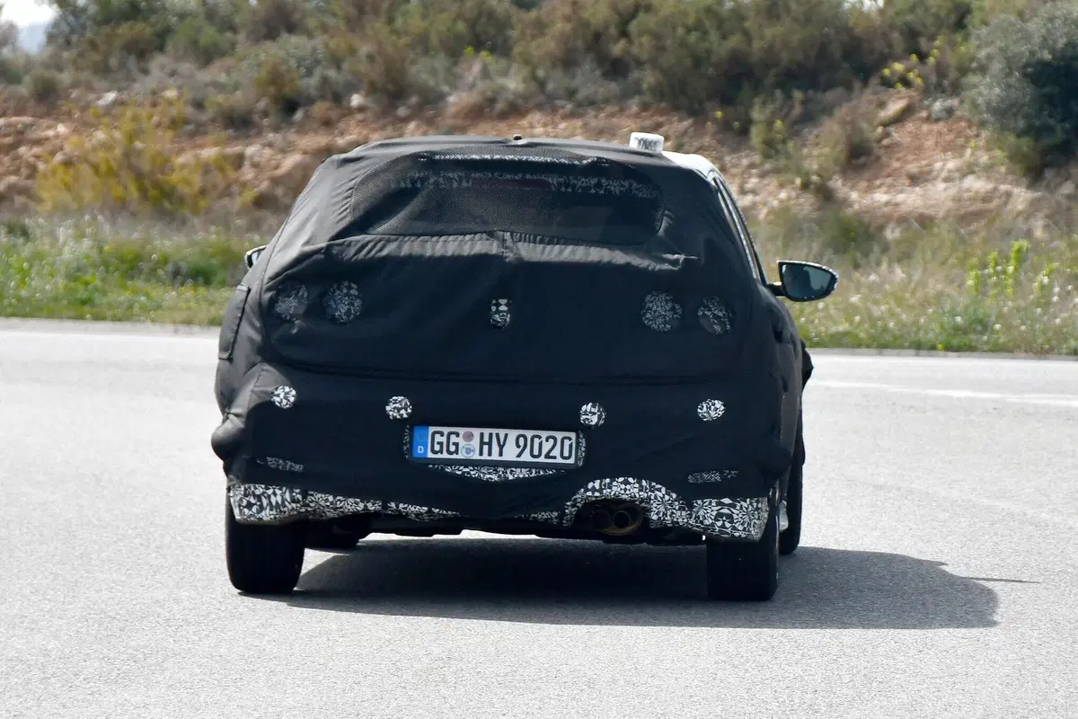 Hyundai i20 N 2020: eccola in strada [Foto spia] (9)
