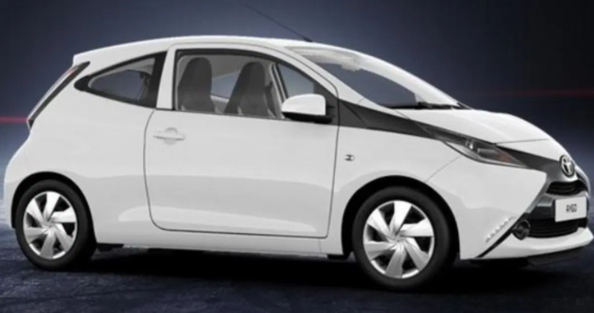 Quale comprare, Confronto: Toyota Aygo 1.0 Vs Fiat 500 1.2 (14)
